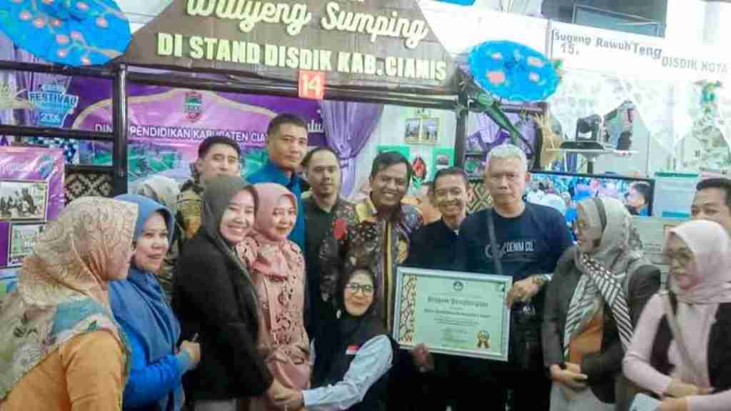 Disdik Ciamis Terima Penghargaan Peningkatan Skor Indeks SPM&nbsp;Berturut-turut