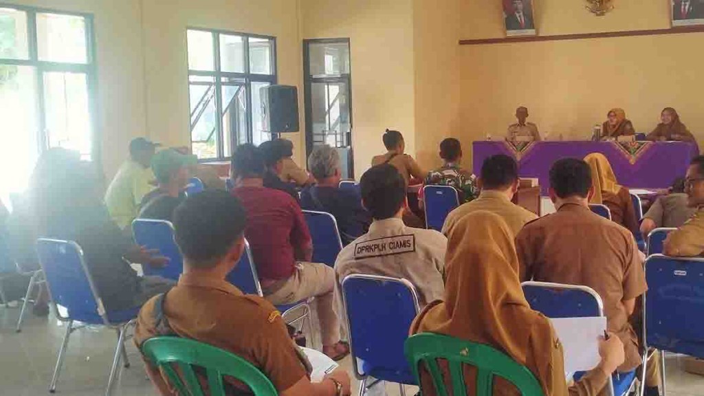 Kumpulkan Pelaku Pembuat Tahu dan Tempe, DPRKPLH Ciamis Larang Buang Limbah ke Saluran&nbsp;Irigasi