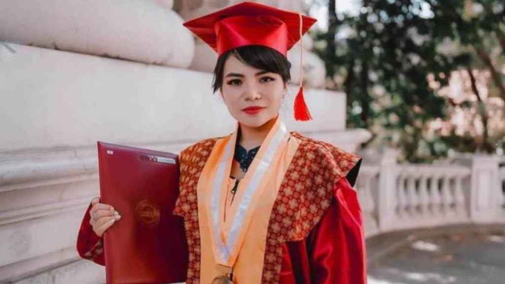 Cuma Sebulan Artis Dinar Candy Selesaikan Skripsi, Judulnya Bikin&nbsp;Penasaran!