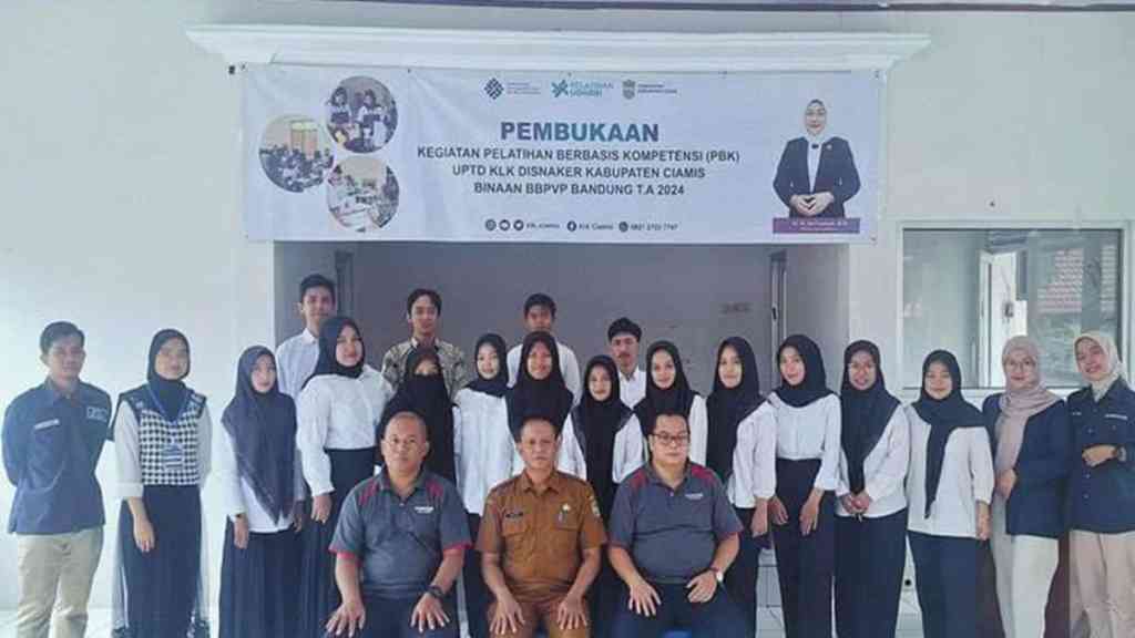 16 Orang Ikuti Pelatihan Menjahit KLK Disnaker&nbsp;Ciamis